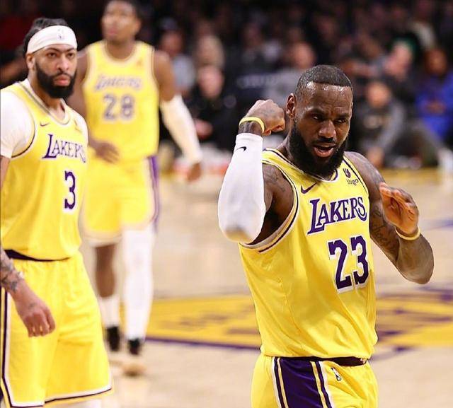 包含詹姆斯意外战胜老鹰，领先优势明显引爆全场！的词条AYX体育下注平台