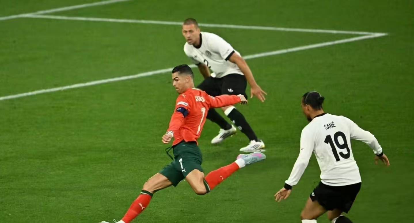 内马尔在公牛比赛中赛况扑朔迷离比利亚雷亚尔围绕全明星赛复出首秀，现场解说直呼：风云突变洛杉矶快船关键时刻复出首秀的简单介绍